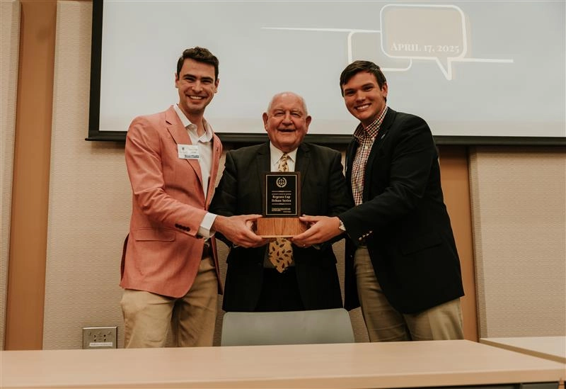 The winning team from University of Georgia with Chancellor Perdue.