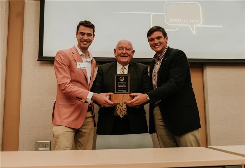 The winning team from University of Georgia with Chancellor Perdue.